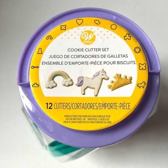 ⭐️ NEW Wilton 12pc Cookie Cutter Set (Princess Themed) - Picture 5 of 8